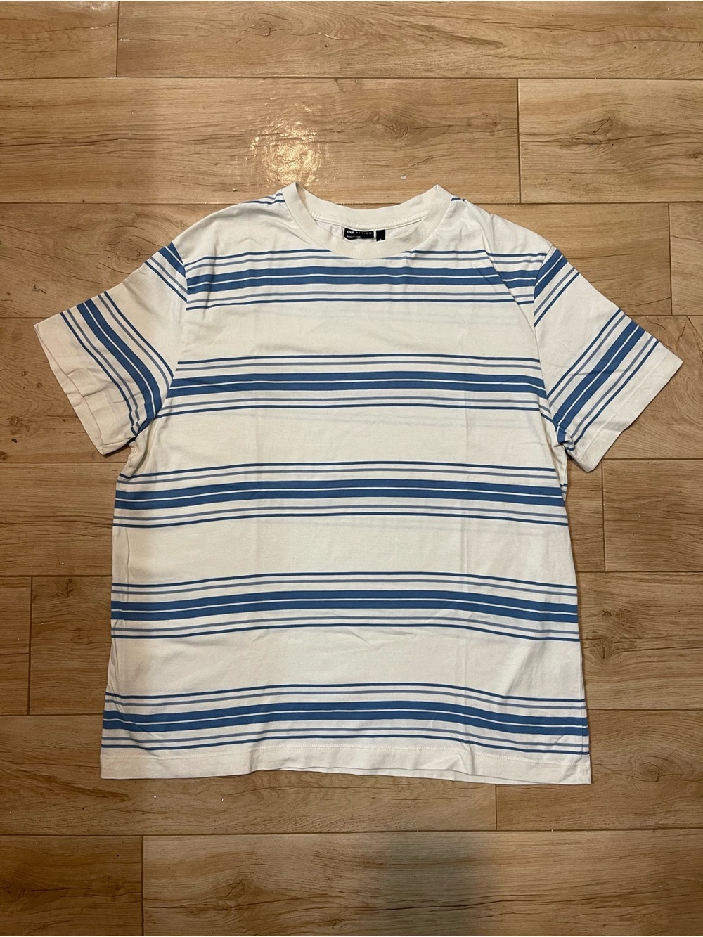 ASOS Design Men’s XL Cream and Blue Striped Cotton Crewneck T-Shirt